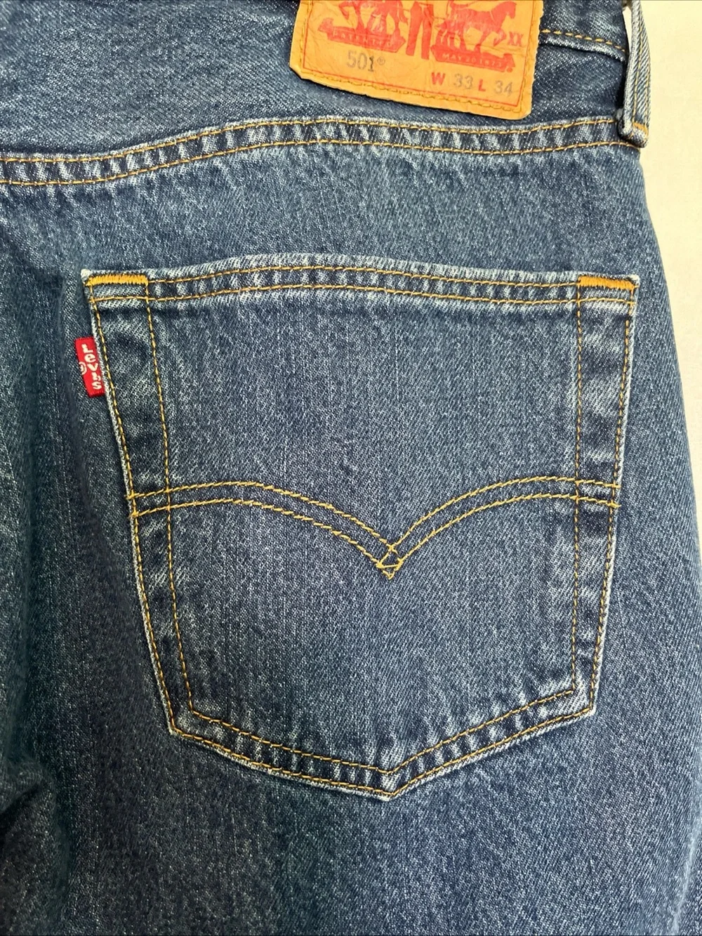 Levi’s 501 Button Fly Mens Jeans 33/34 Straight leg